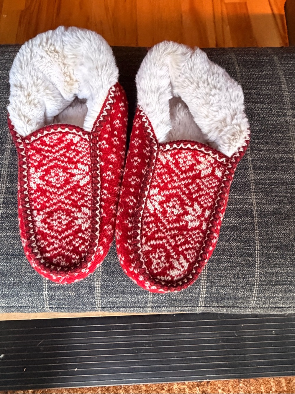 Red Fair Isle Knit Faux Fur Lined Slippers Cozy Winter Clogs